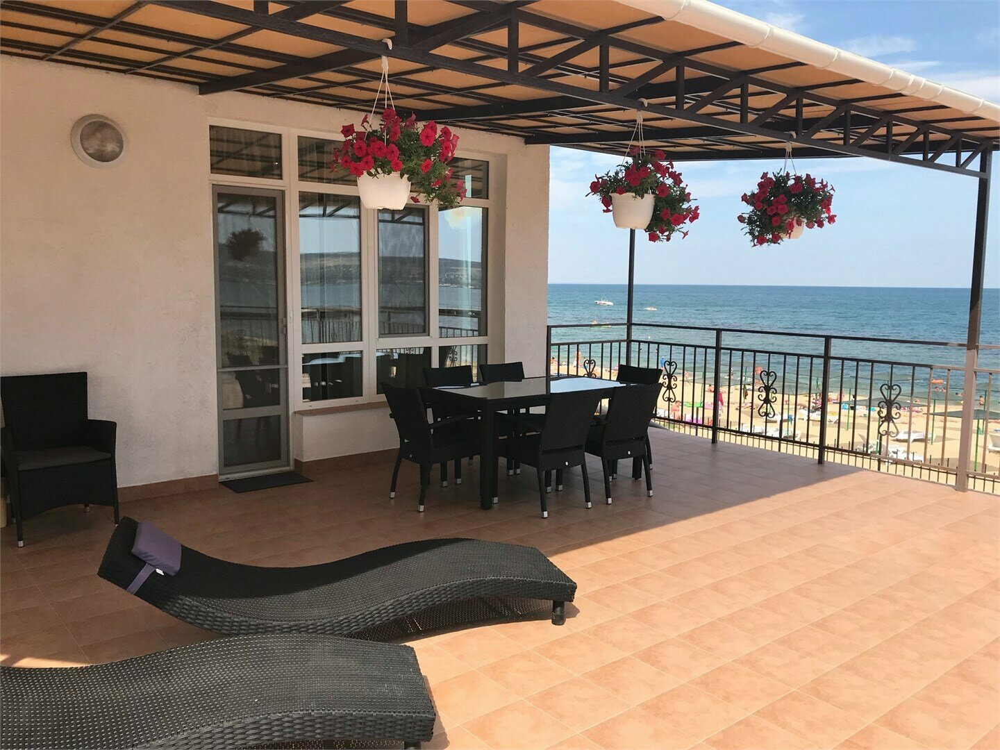 Семейный номер с видом на море