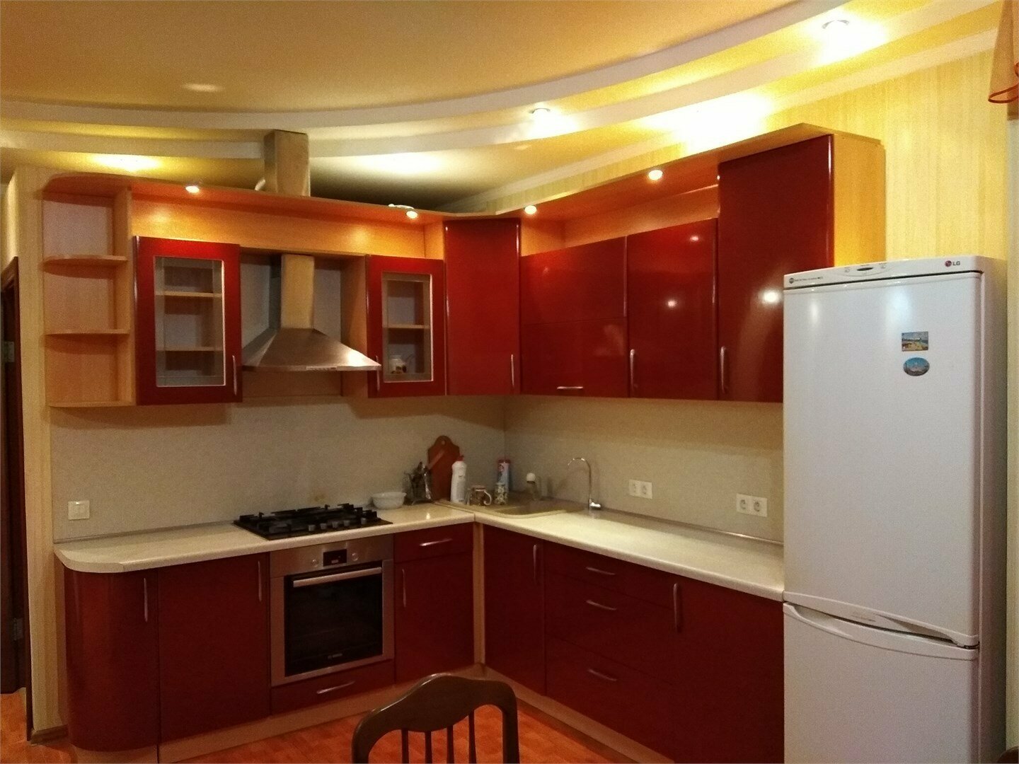 Апартаменты-студия с кухней (две двуспальные кровати, кухня)