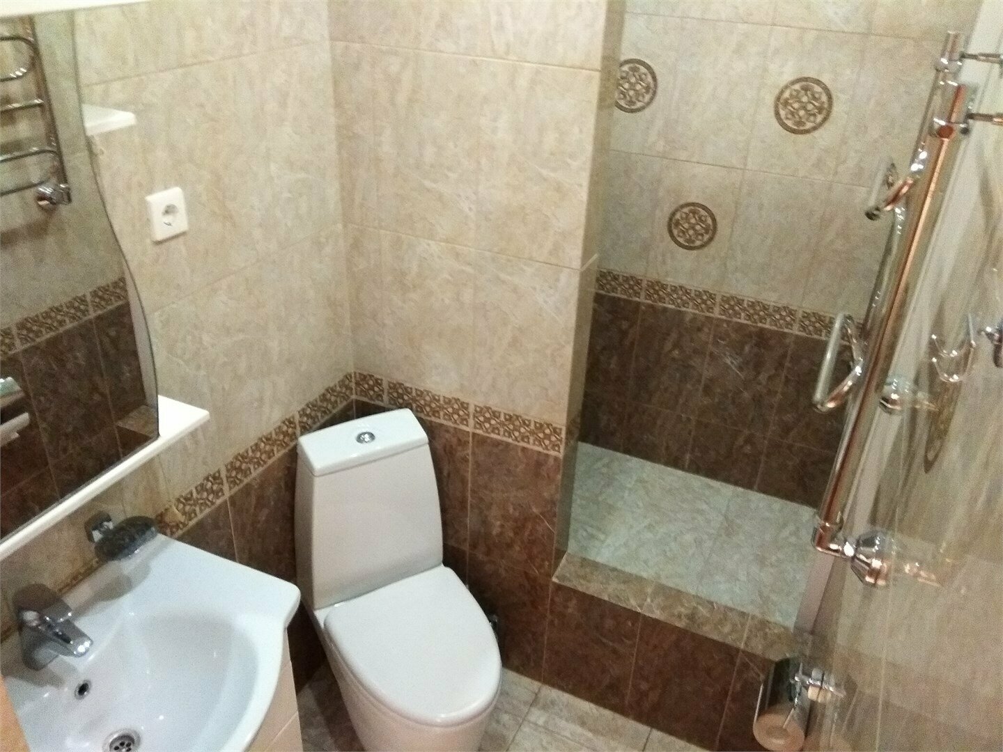 Апартаменты-студия с кухней (две двуспальные кровати, кухня)