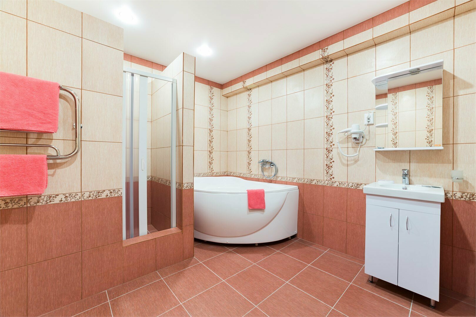 ЛЮКС Экстра Двухместный (одна кровать, большая ванная)