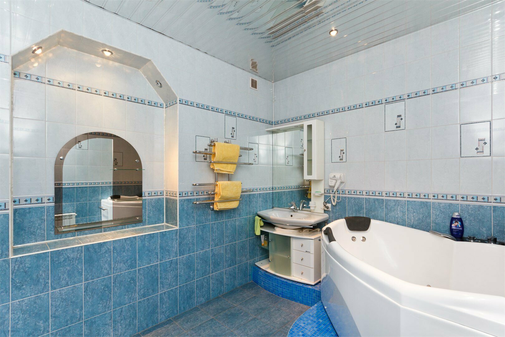 ЛЮКС Экстра Двухместный (одна кровать, большая ванная)