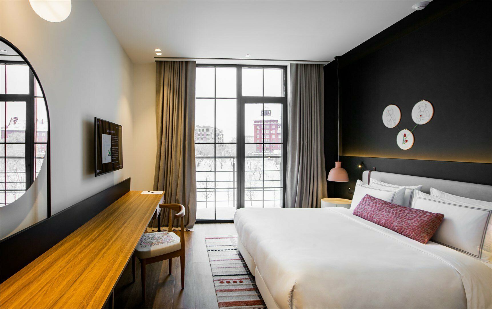 Двухместный номер NEO Комфорт с видом на город с одной большой кроватью