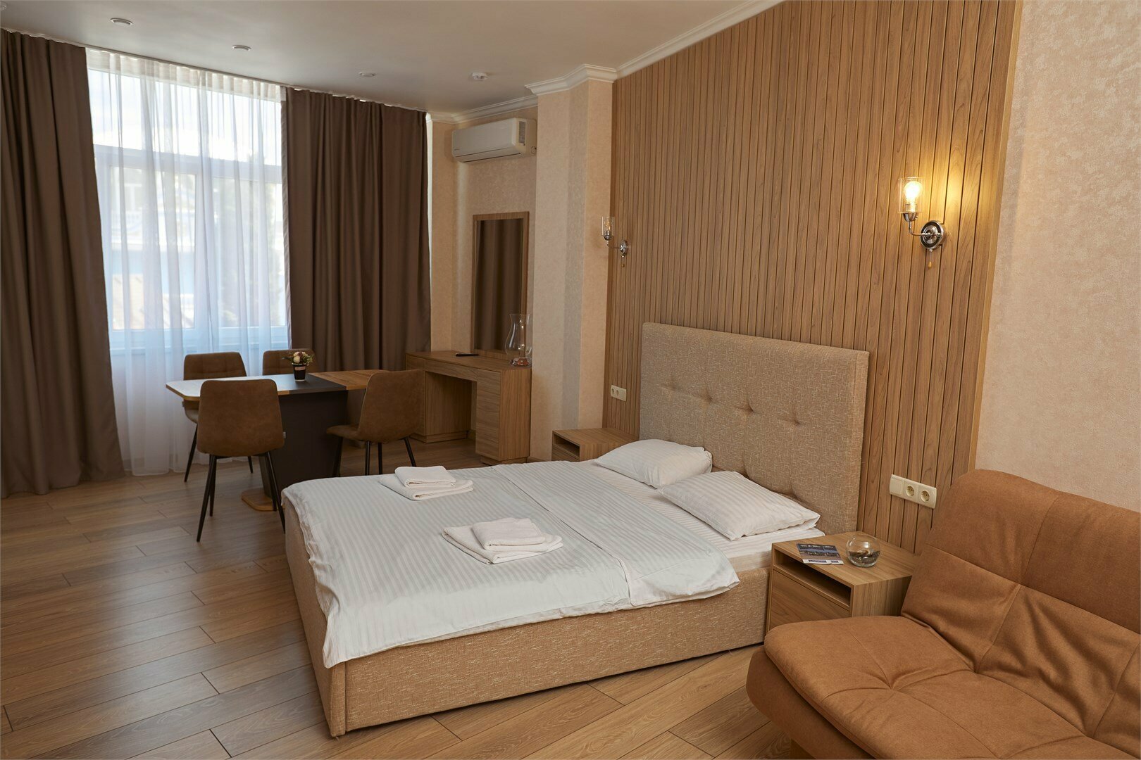 Четырехместный номер с балконом