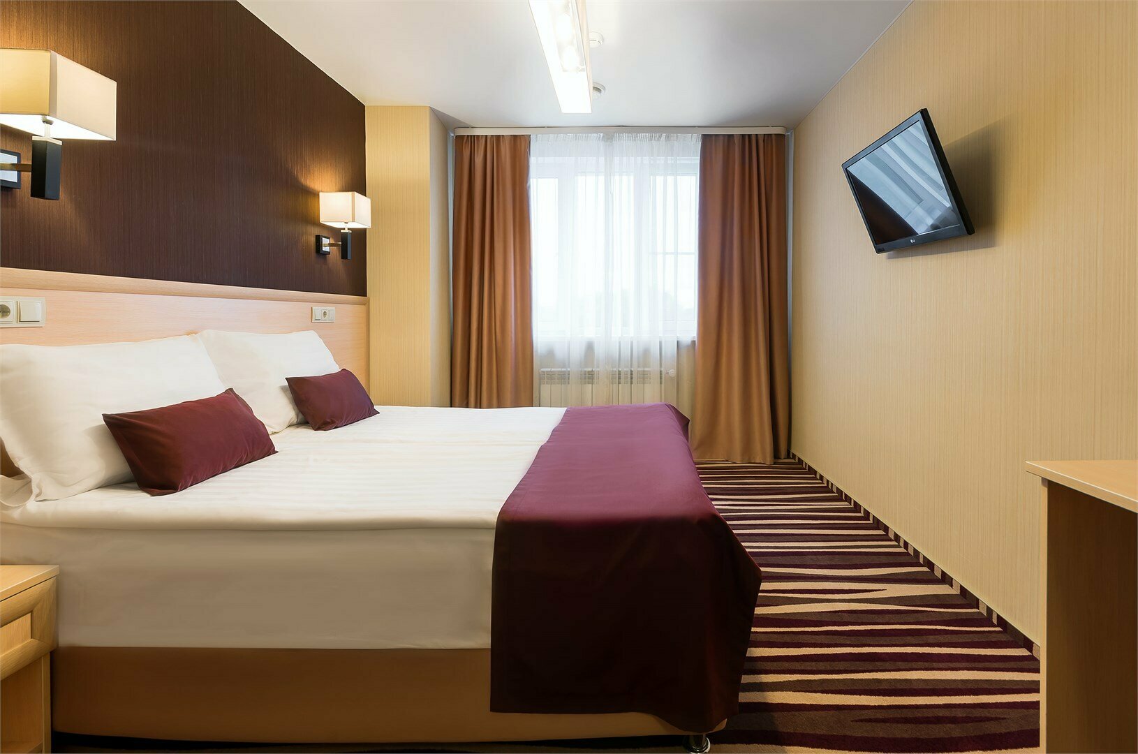 Стандартный номер c кроватью QUEEN SIZE