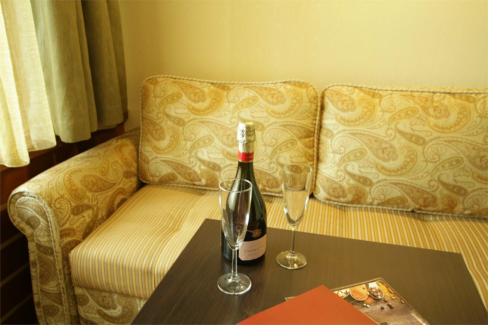 Номер Полулюкс