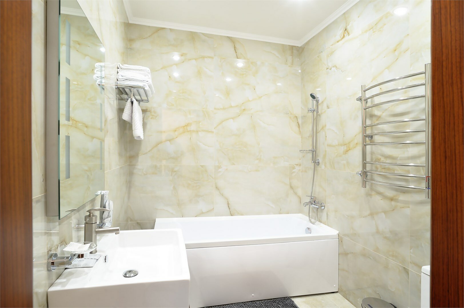 Двухместный номер с 2 отдельными кроватями и душем