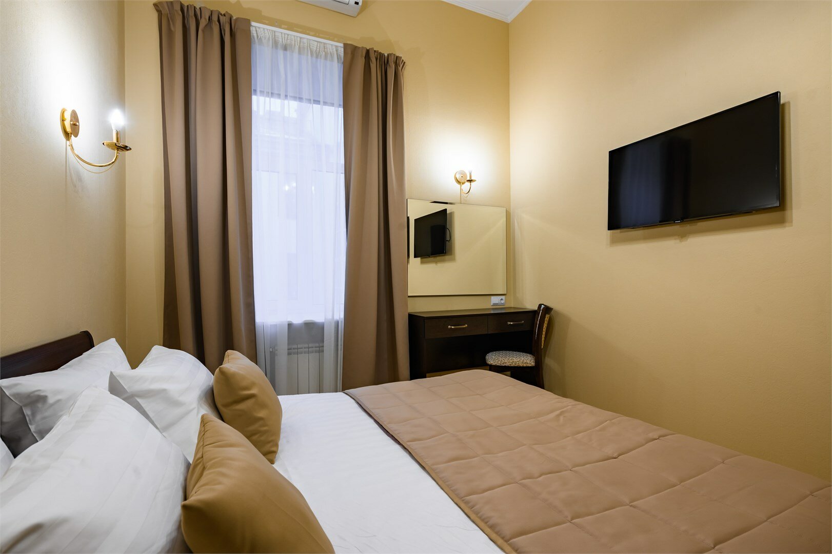 Однокомнатная квартира в центре Санкт-Петербурга с кондиционером и видом в тихий дворик, 45 м2