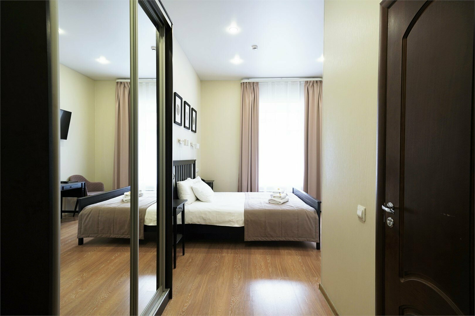 Меблированная комната формата «Классика+» с 1 кроватью