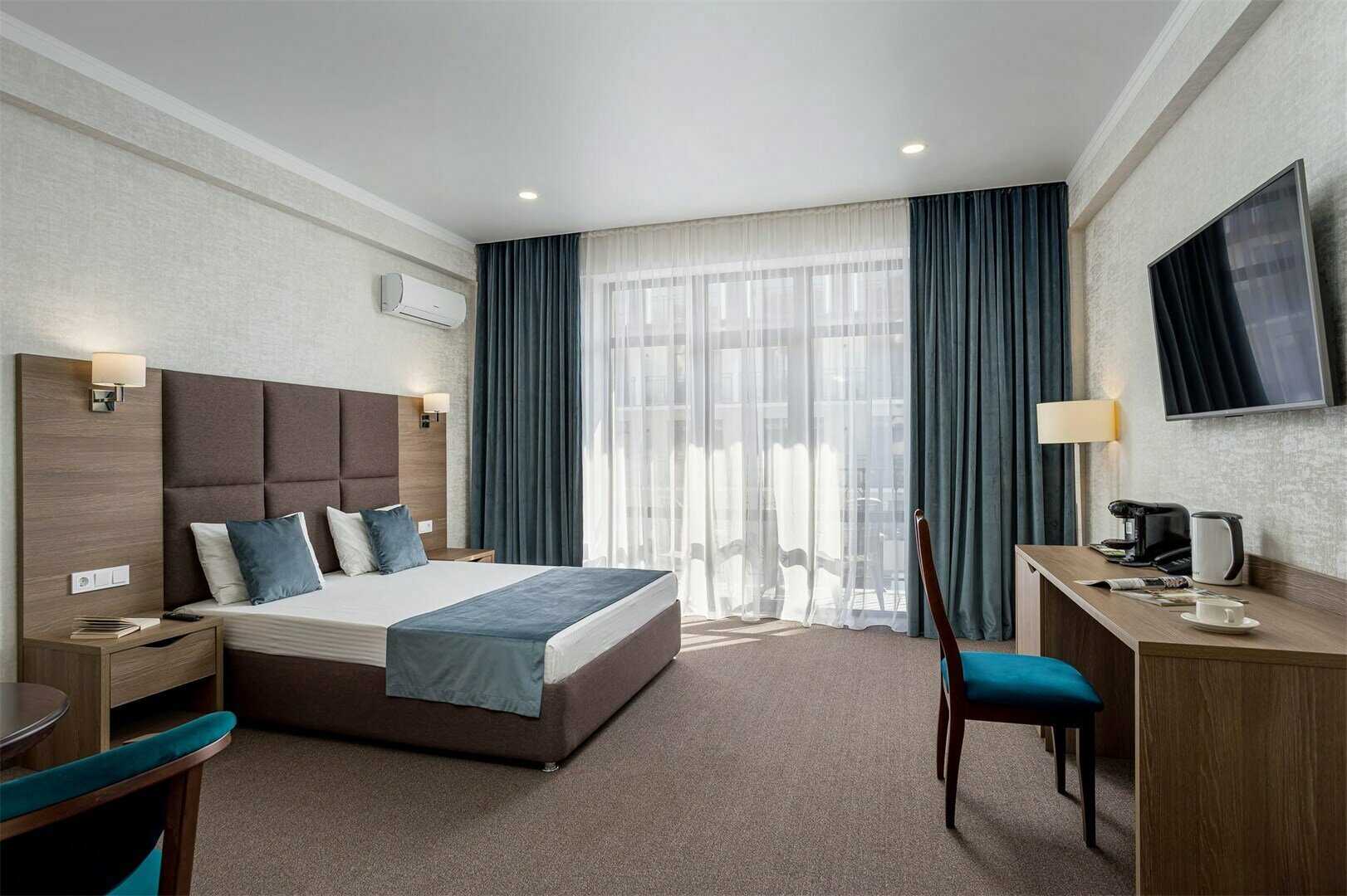 Люкс с балконом