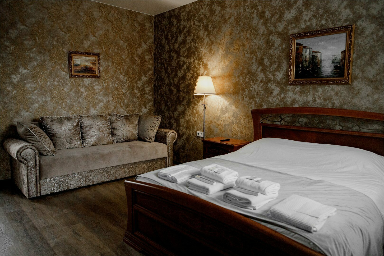 Улучшенный двухместный номер Делюкс с 1 кроватью или 2 отдельными кроватями