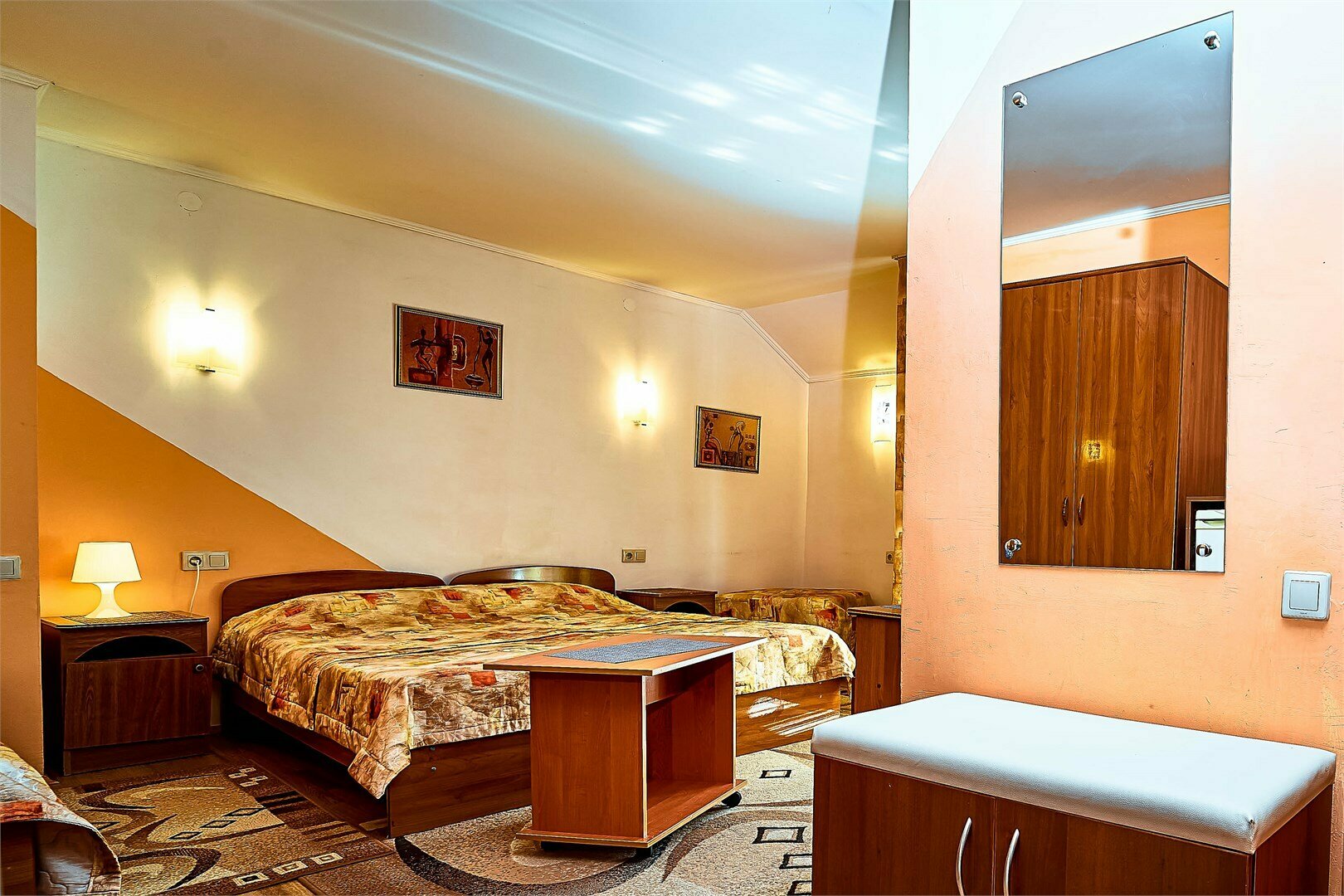 Классический семейный трехместный