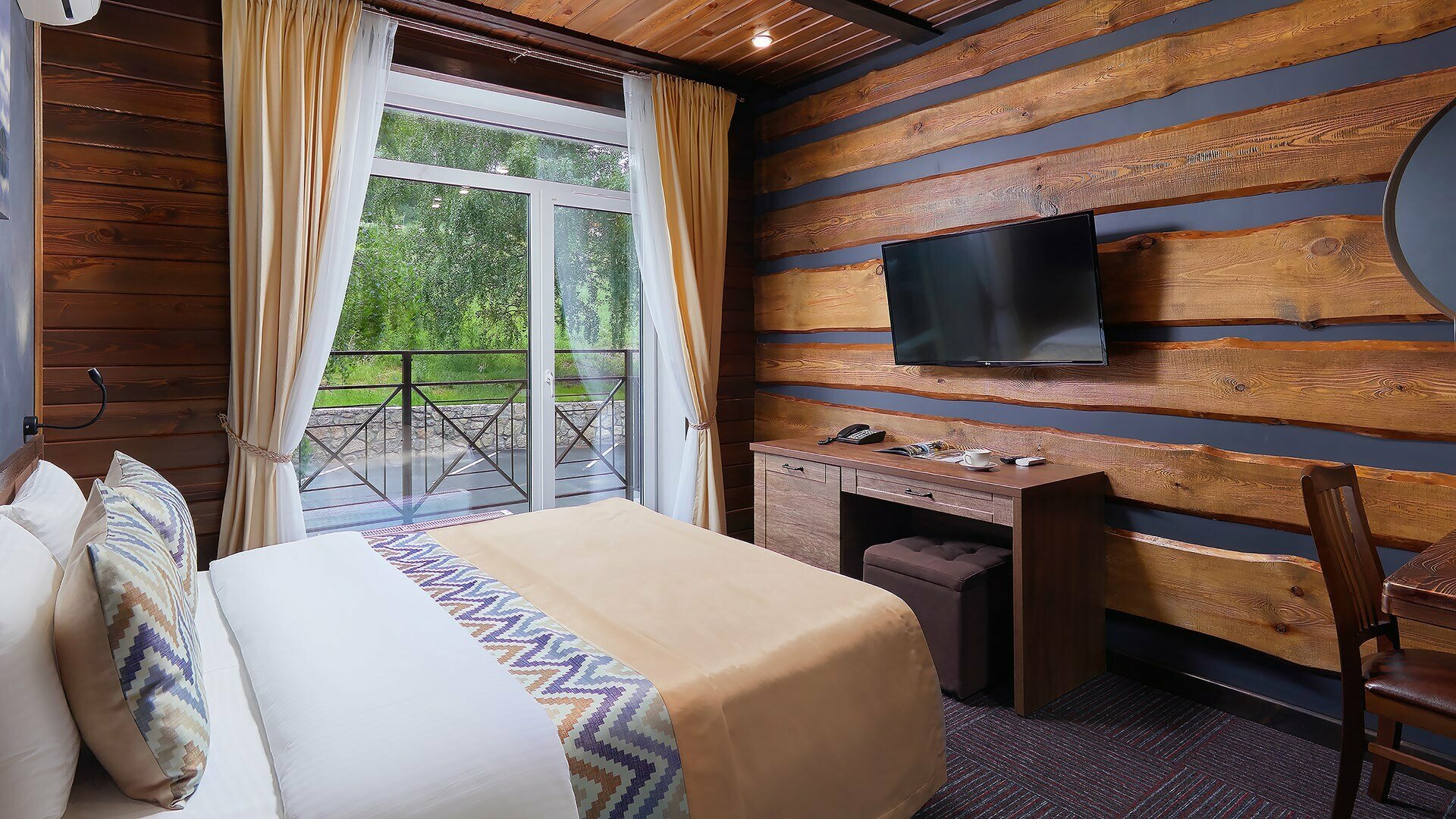 Стандарт с двуспальной кроватью