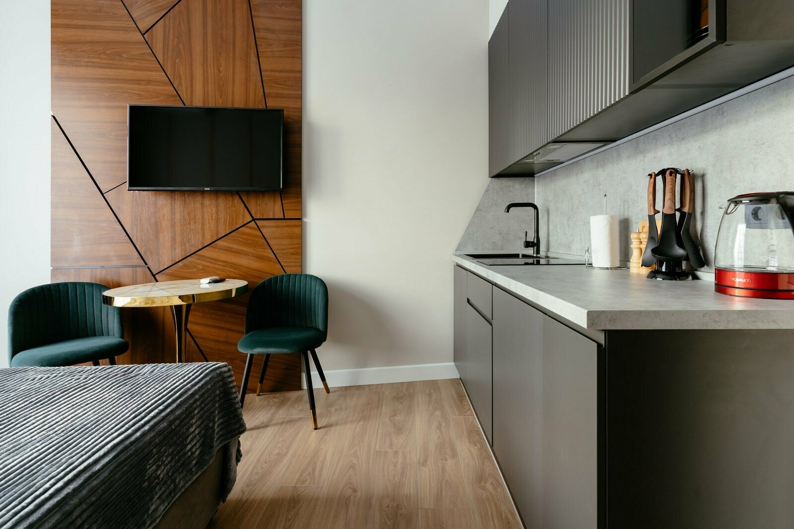 Cтудия с балконом