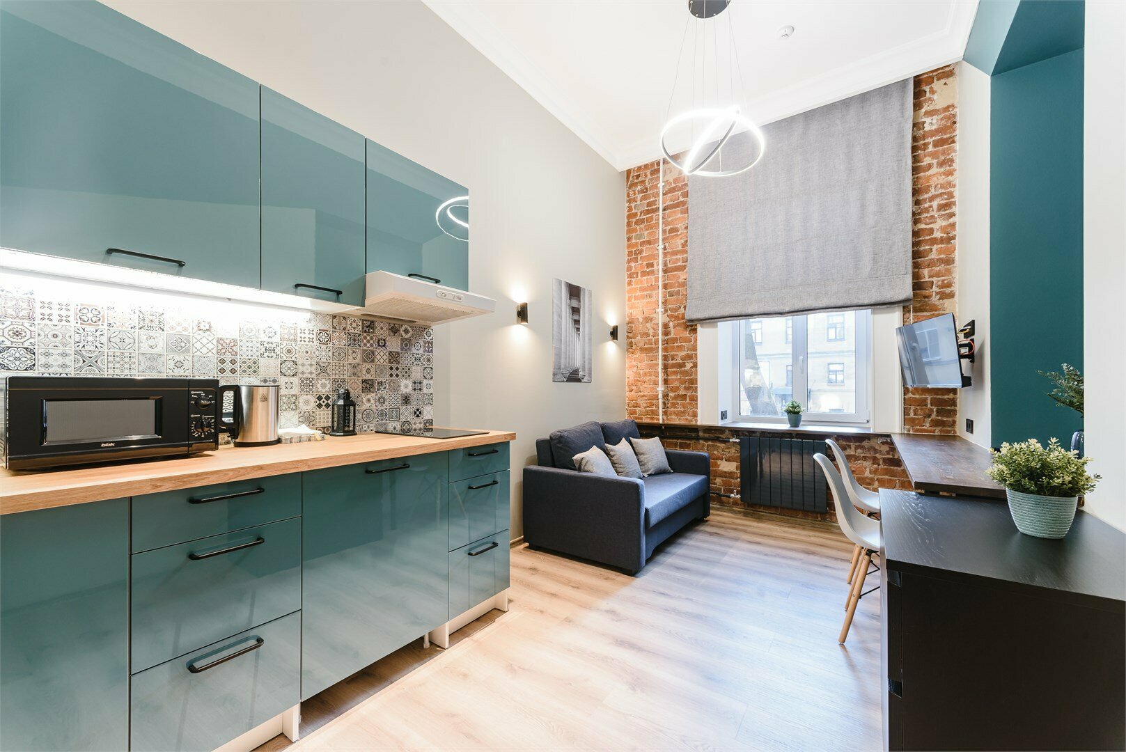 Трехместный номер с собственной ванной комнатой