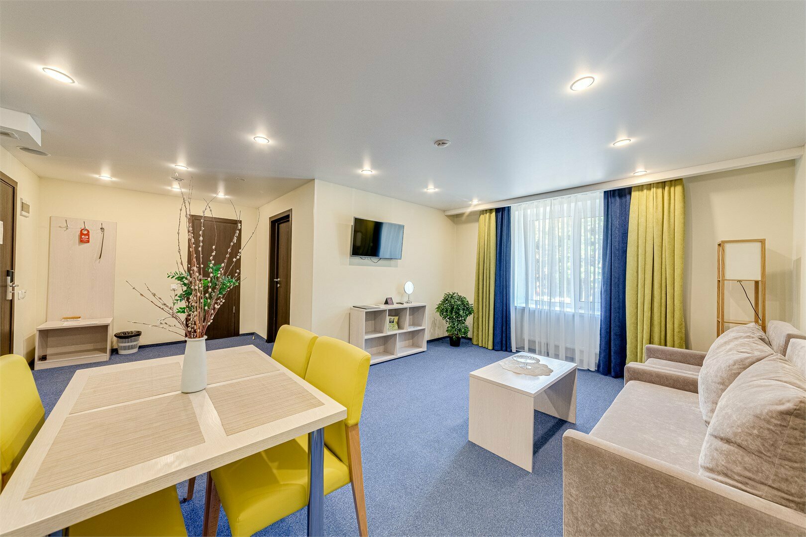 Полулюкс - двухкомнатный номер