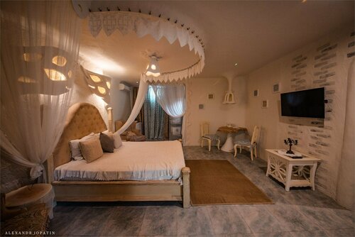 Люкс с джакузи "Кружева и Крылья"