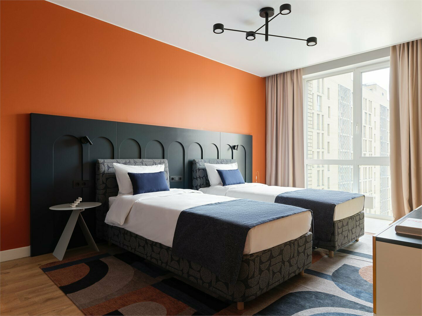 Апартаменты с гостиной и спальней