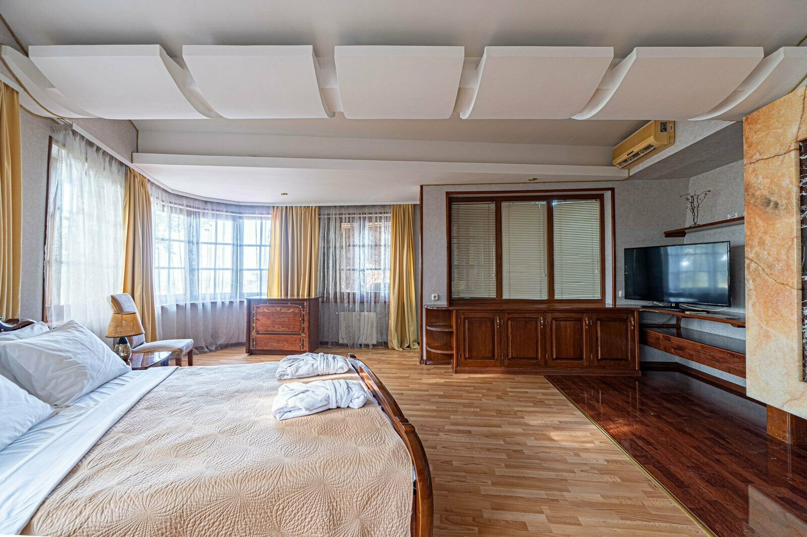 Семейный "Люкс" 101 с террасой и камином