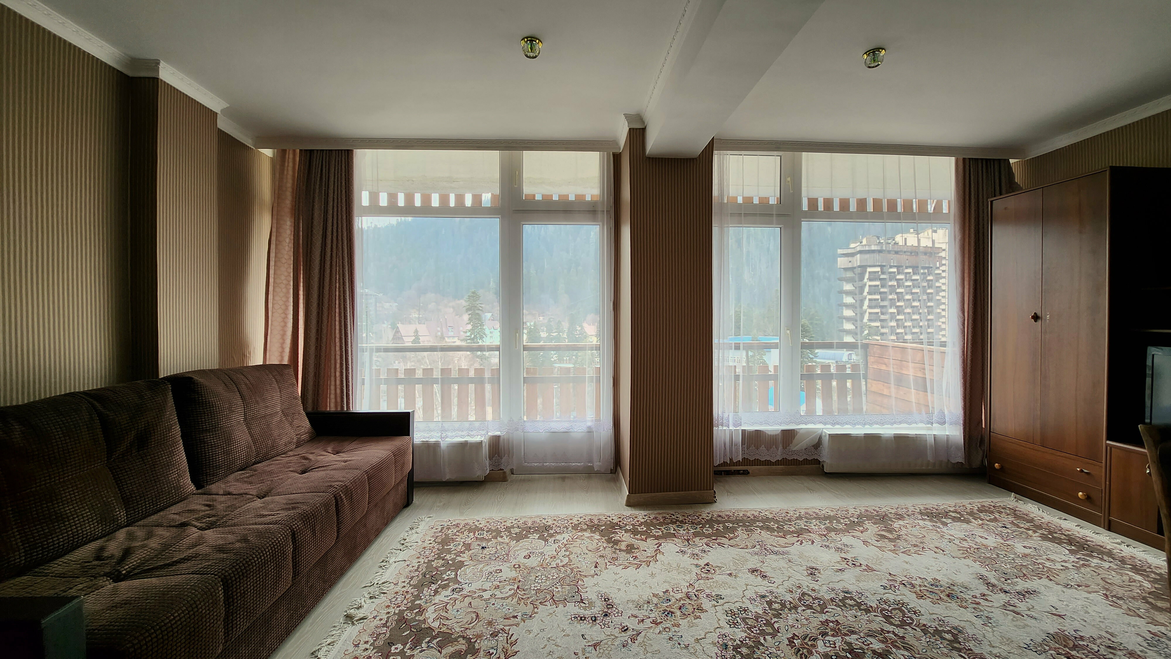 Cемейный номер с собственной ванной комнатой