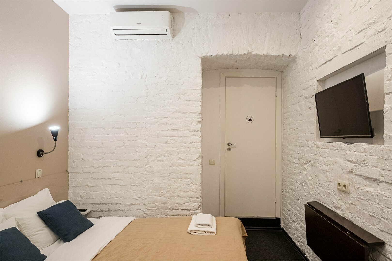 Двухместная комната (комната без окна)