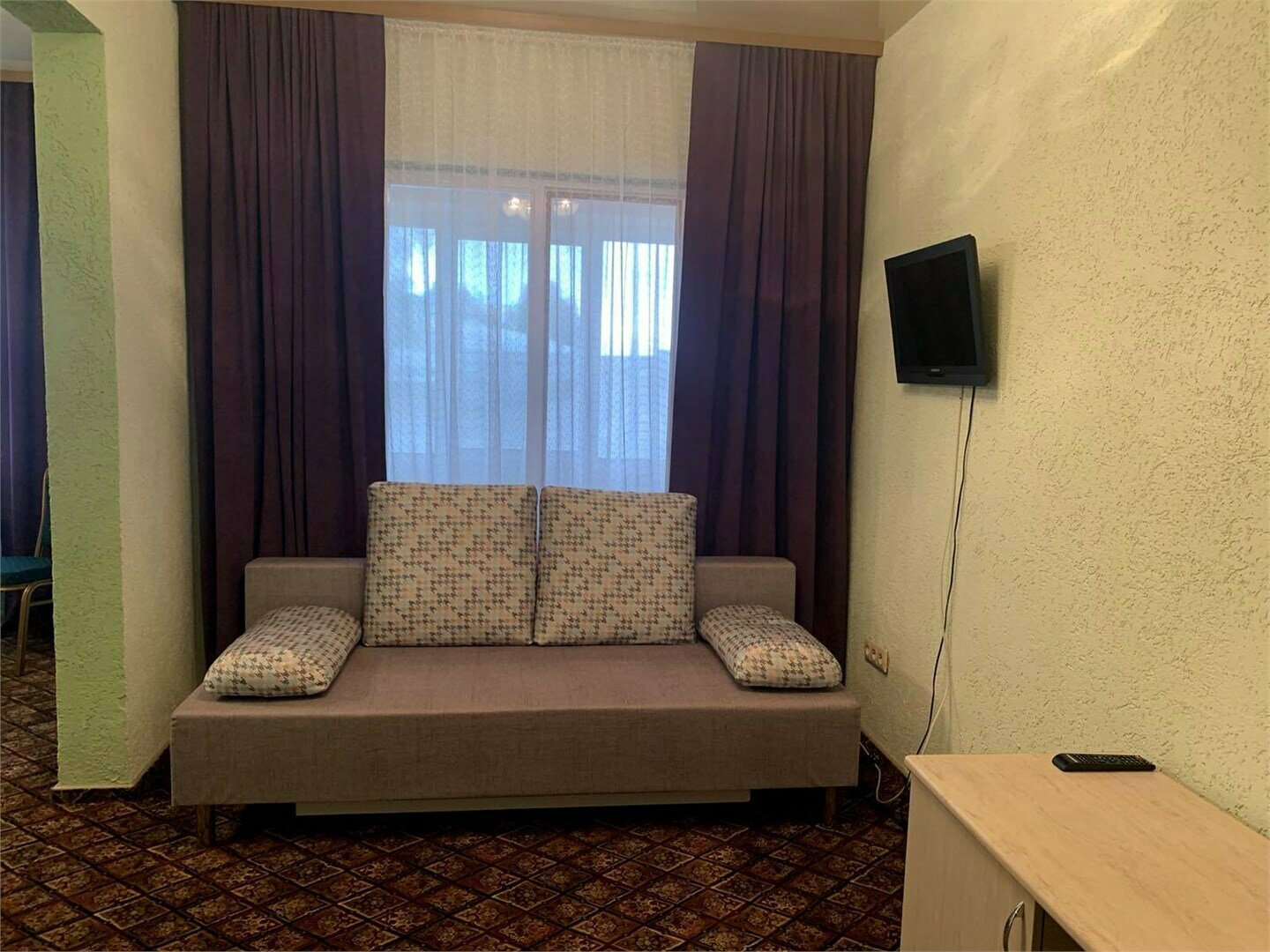 ПОЛУЛЮКС с лоджией и с двухспальной кроватью (2х-местный)