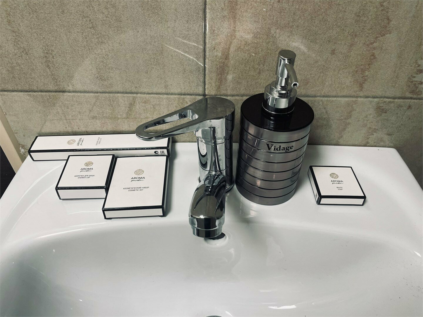 Cемейный номер с собственной ванной комнатой