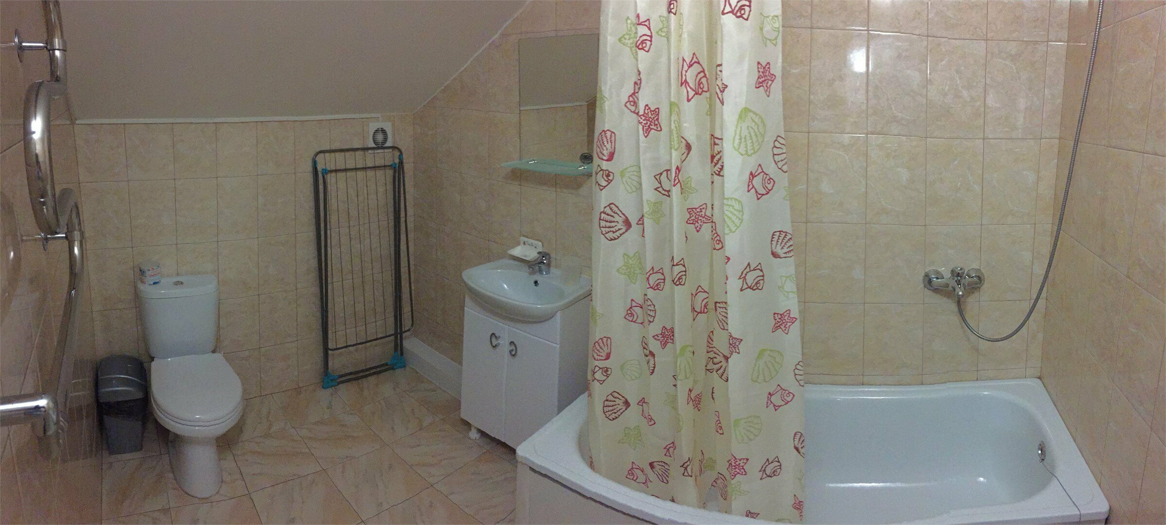 Двухместный номер эконом-класса с 2 отдельными кроватями