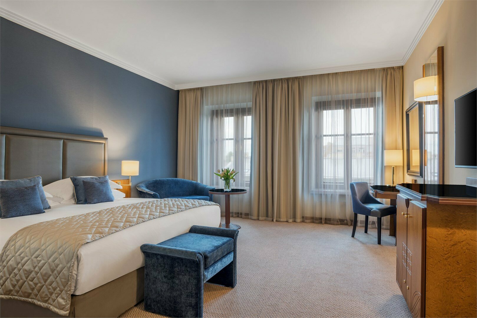 Гранд Делюкс с большой кроватью