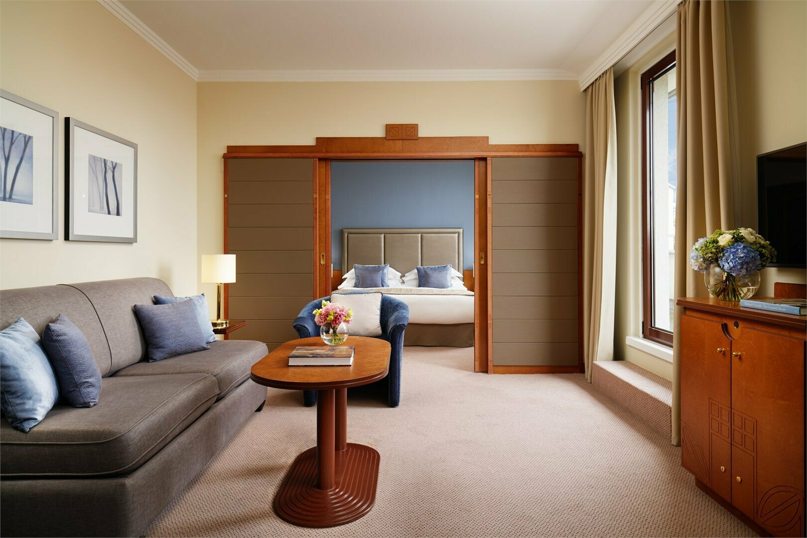 Люкс с видом на Санкт-Петербург