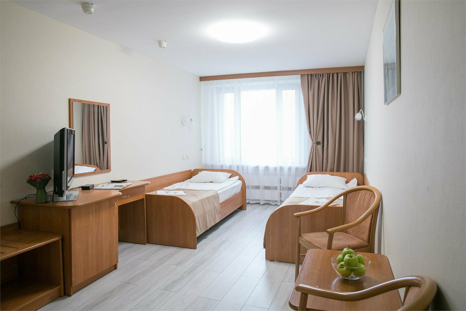 1-комнатный 2-местный номер "Эконом Плюс" с общей ванной комнатой