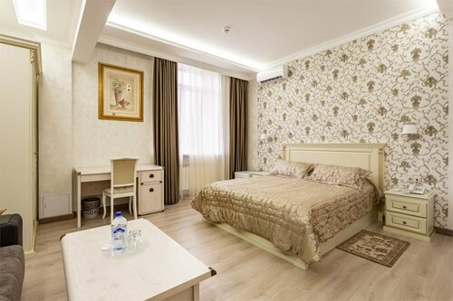 Полулюкс Делюкс в Палермо