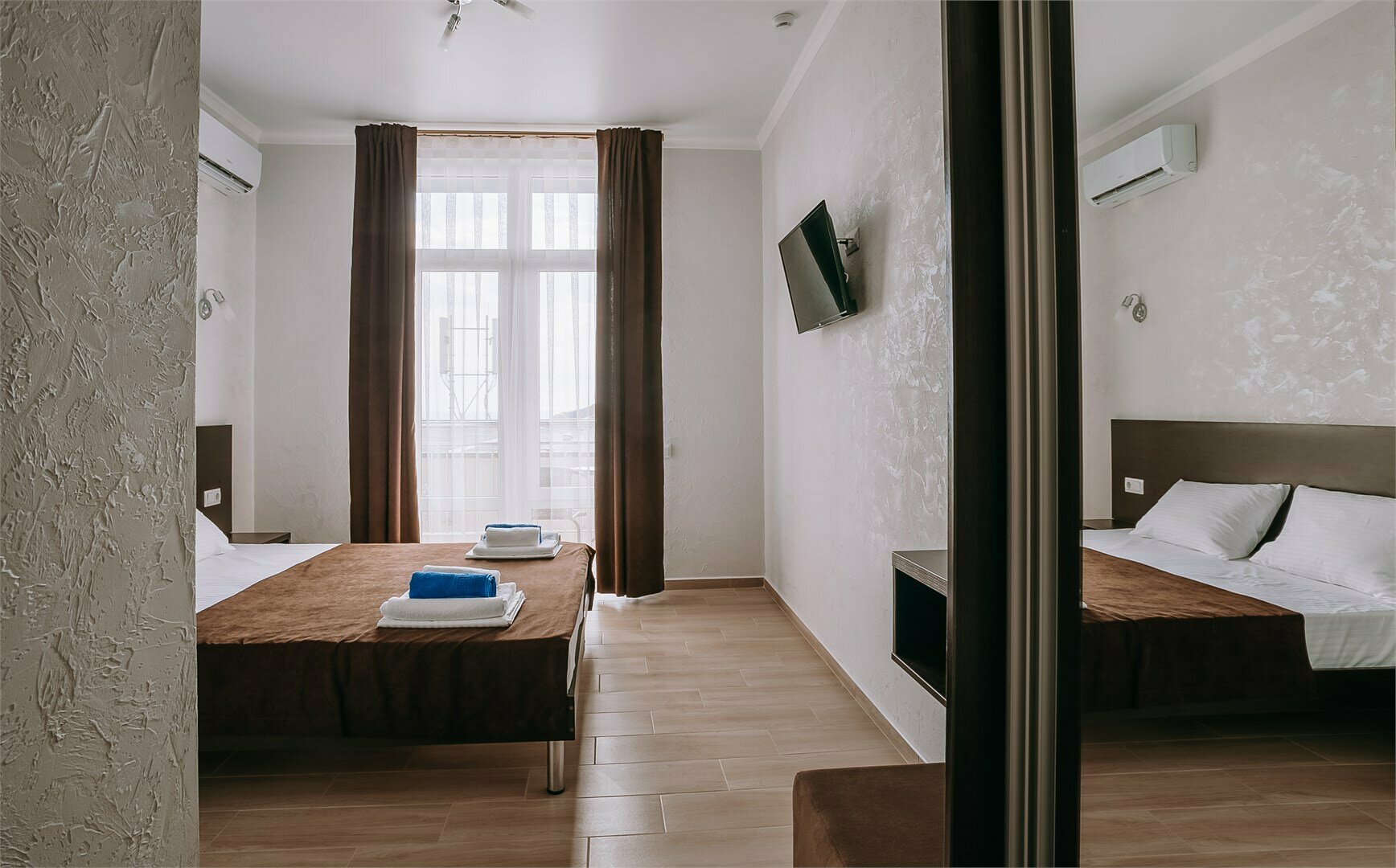 Улучшенный полулюкс двухместный с балконом (5 этаж )