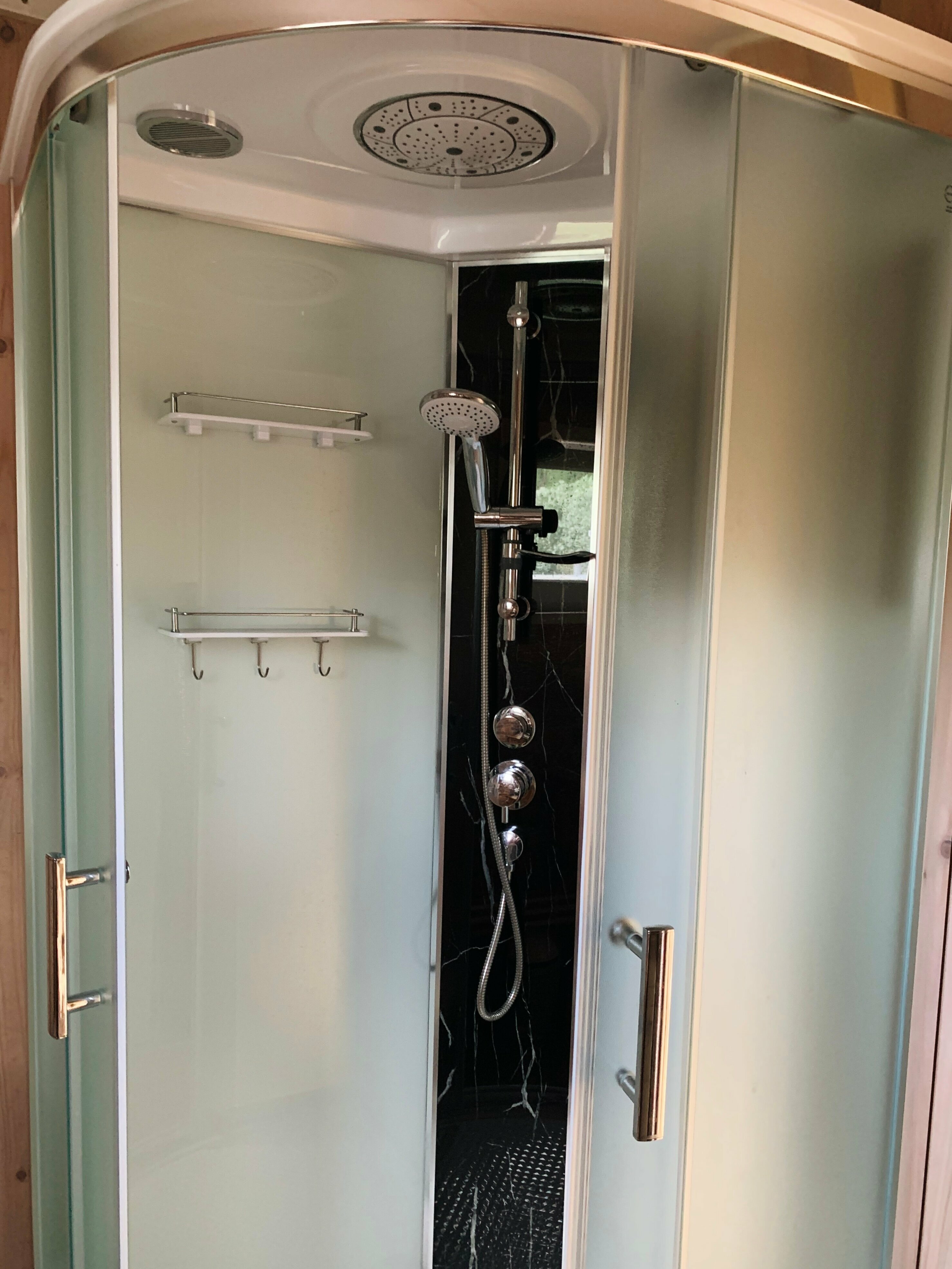 Дом с видом на озеро