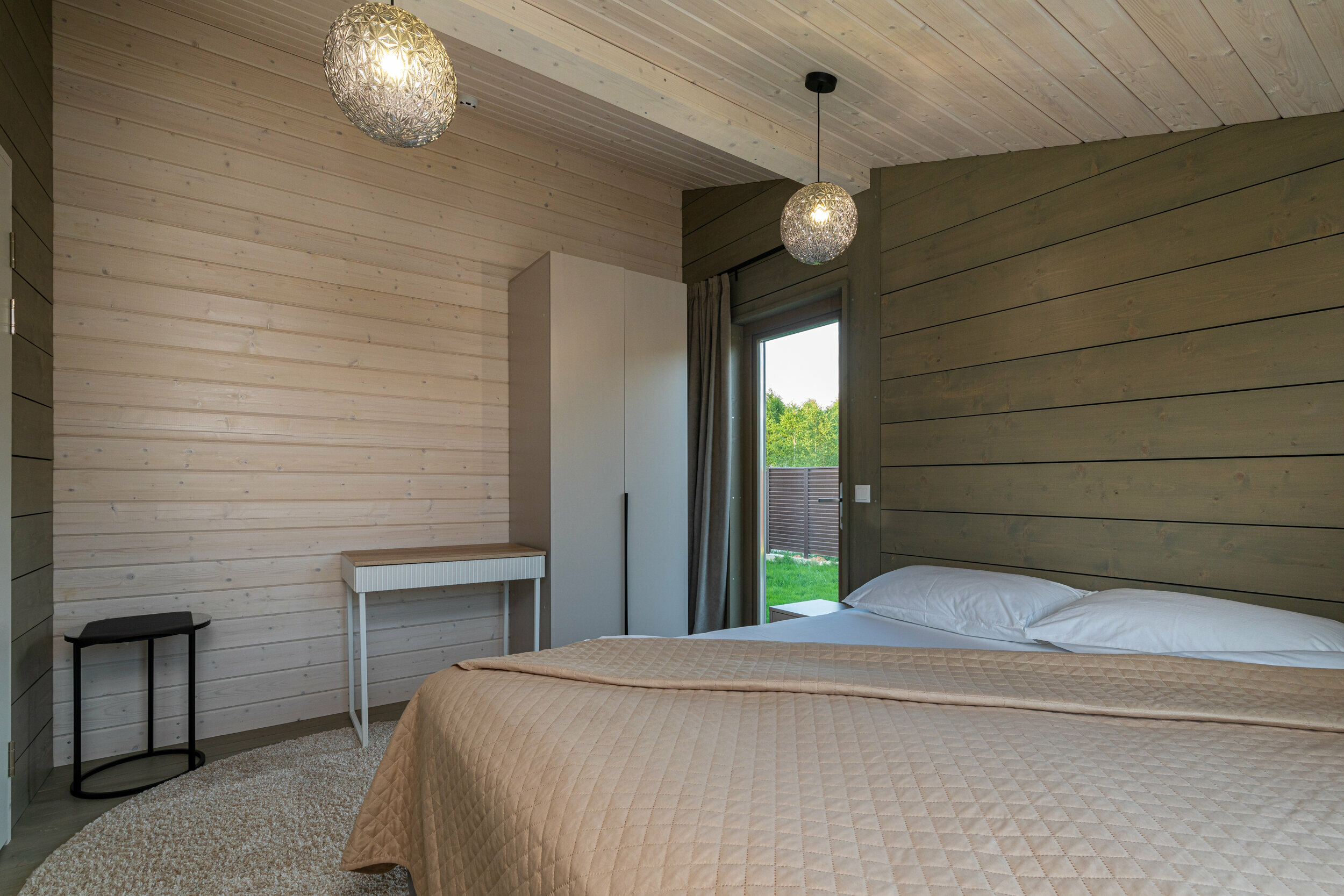 Скандинавский с камином