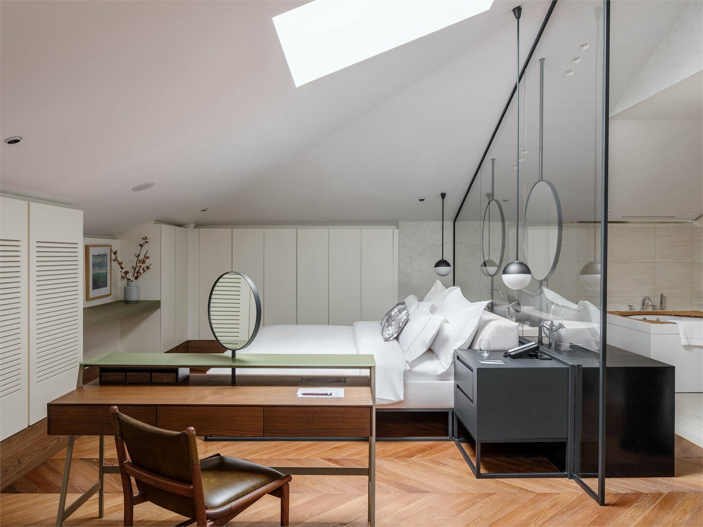 Мансардный люкс с джакузи