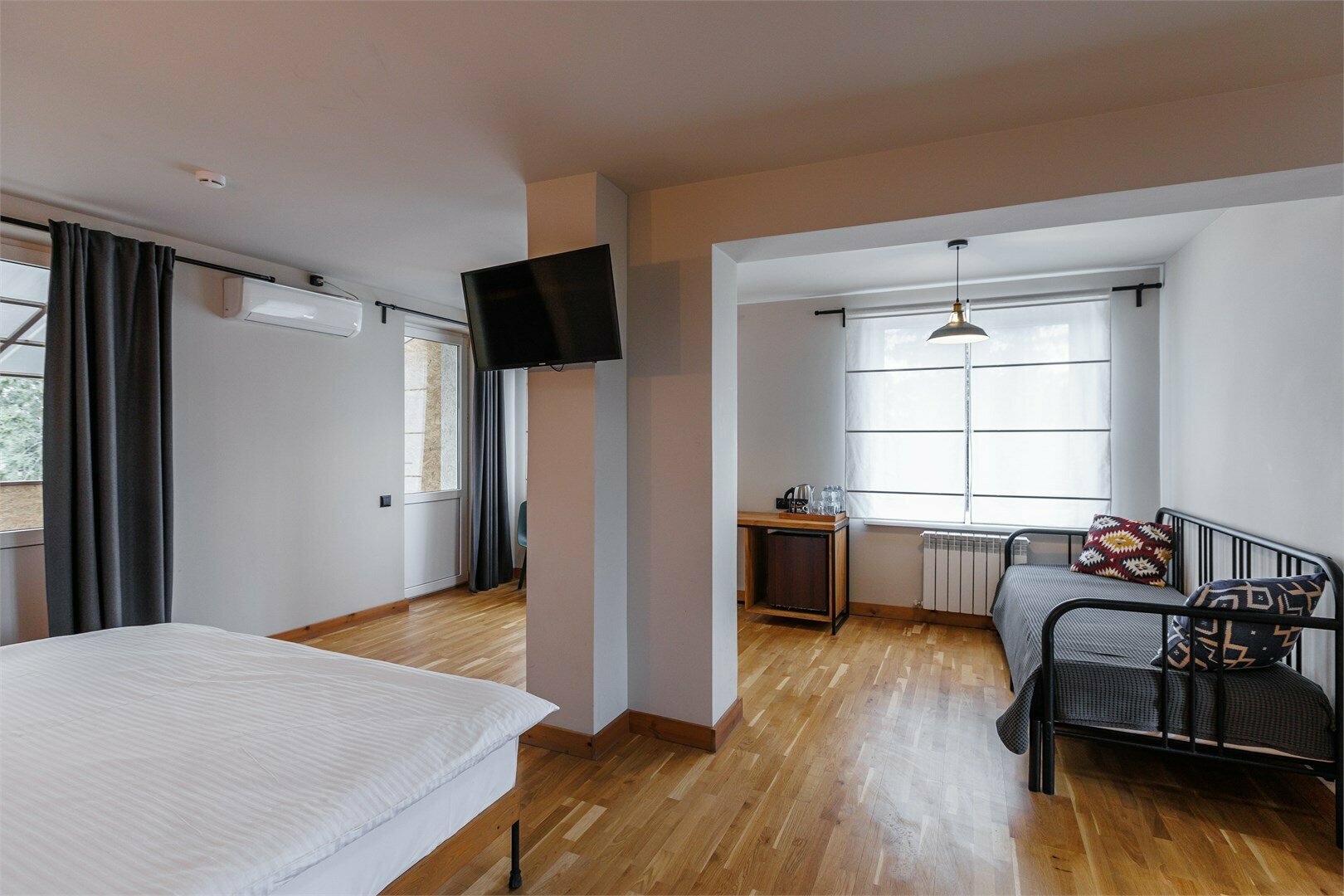 Семейный базовый номер с видом на озеро