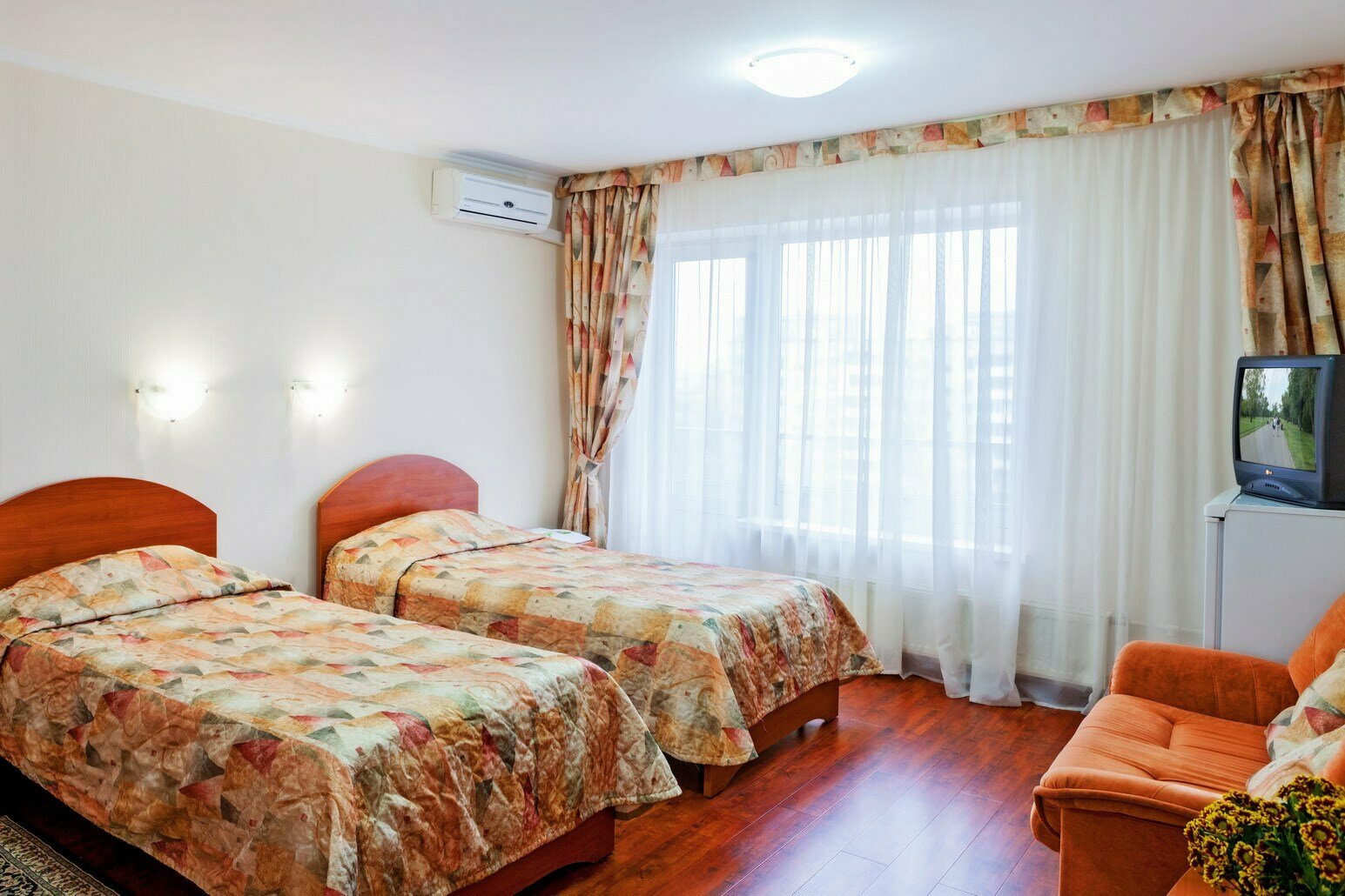 Двухместный ЭКОНОМ  с общей ванной и туалетом