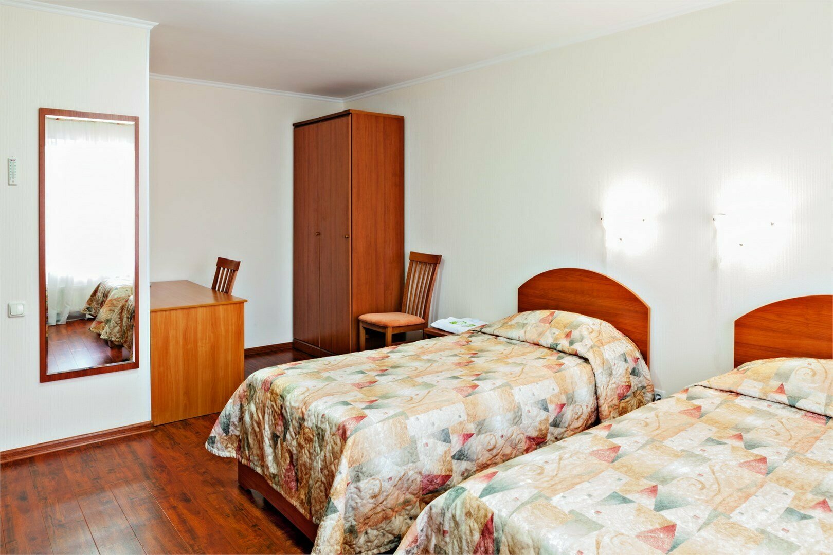 Двухместный ЭКОНОМ  с общей ванной и туалетом