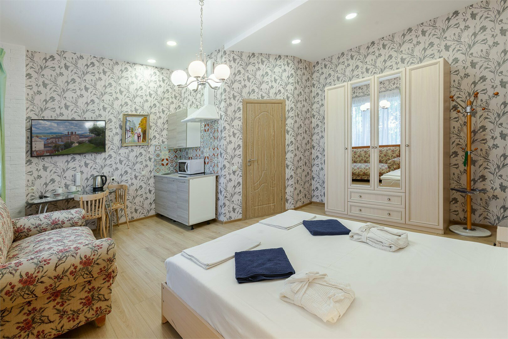 105 - Апартаменты Делюкс с кухней, с 1 кроватью размера "king-size", бесплатная стоянка