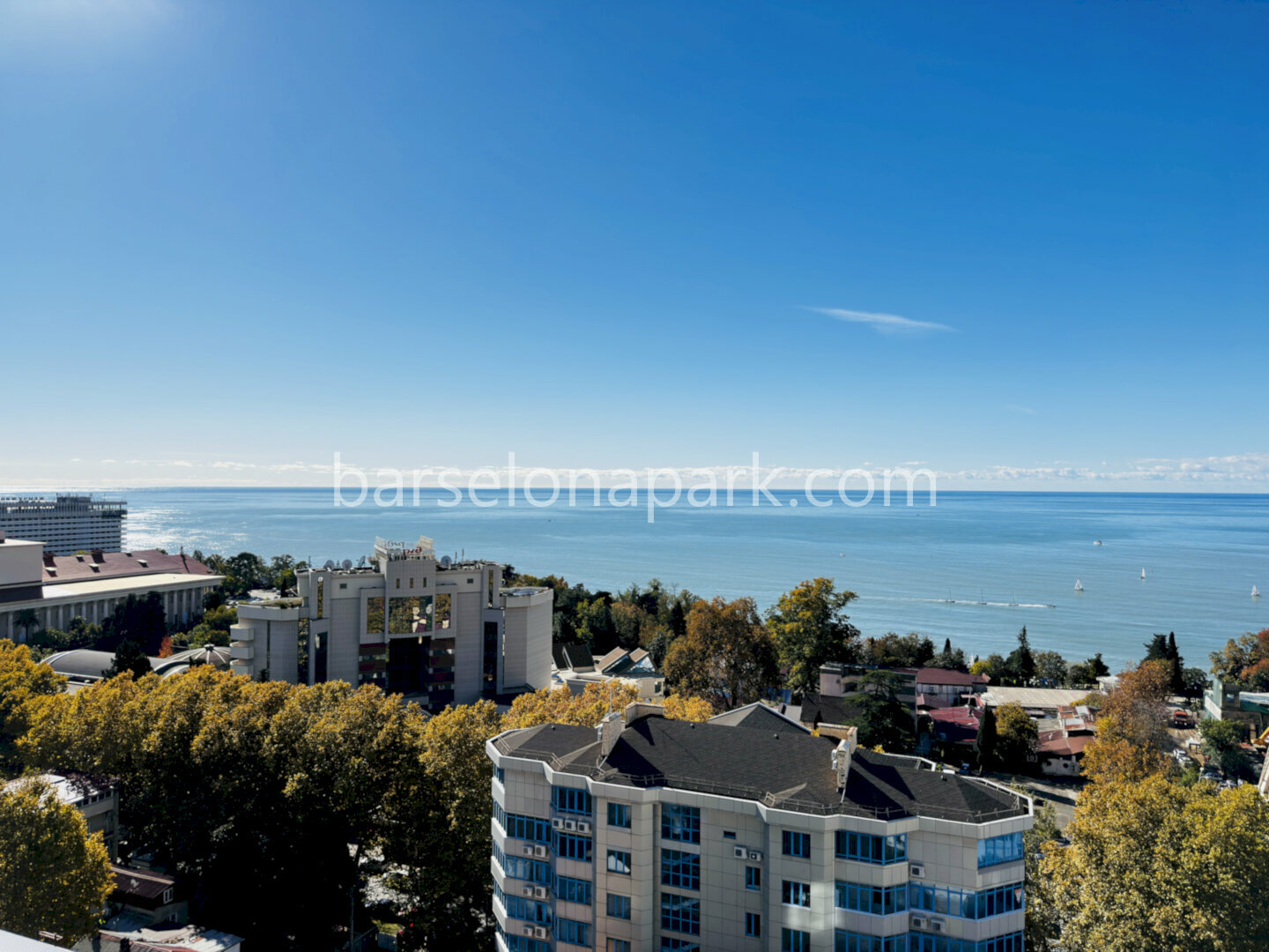 3-комнатный апартамент с прямым видом на море! Центр Сочи! До пляжа 5 минут!