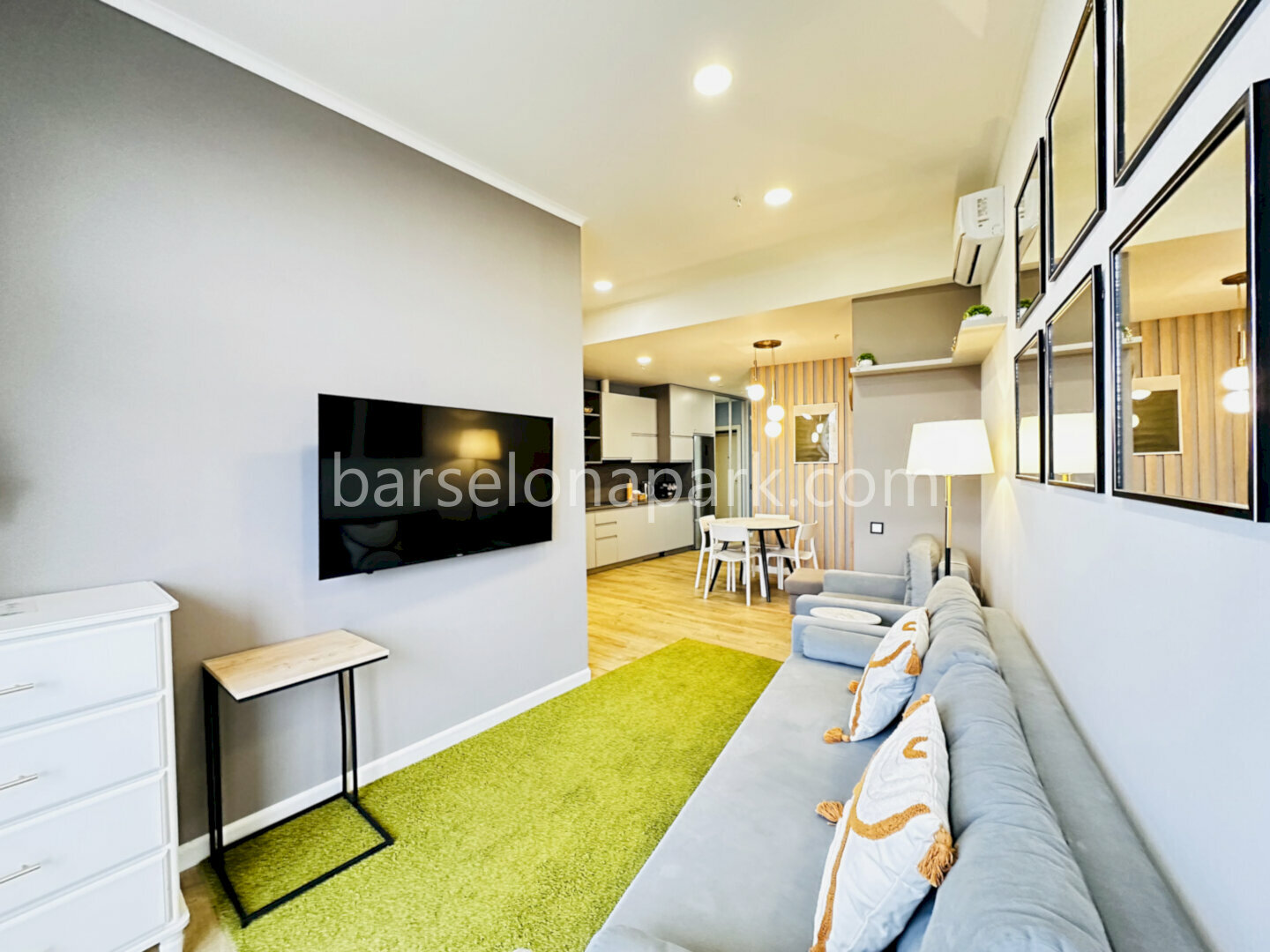 2-комнатный премиум апартамент с балконом! До пляжа и набережной 5 минут! Центр Сочи!