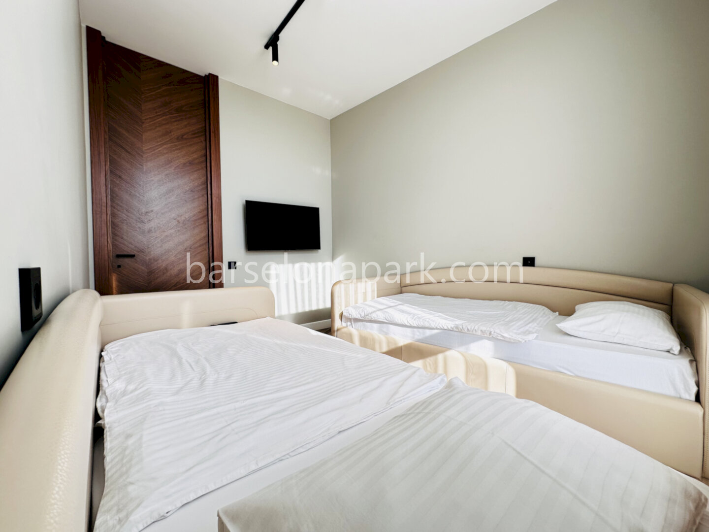 Премиальный 3-комнатный люкс! Пляж и набережная в 5 минутах!