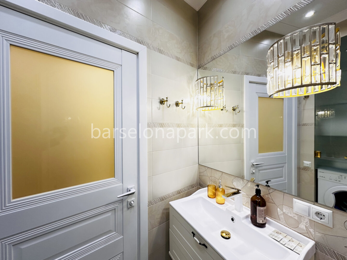 Дизайнерская студия с балконом! Вид на море! Пляж в 5 минутах! Центр Сочи