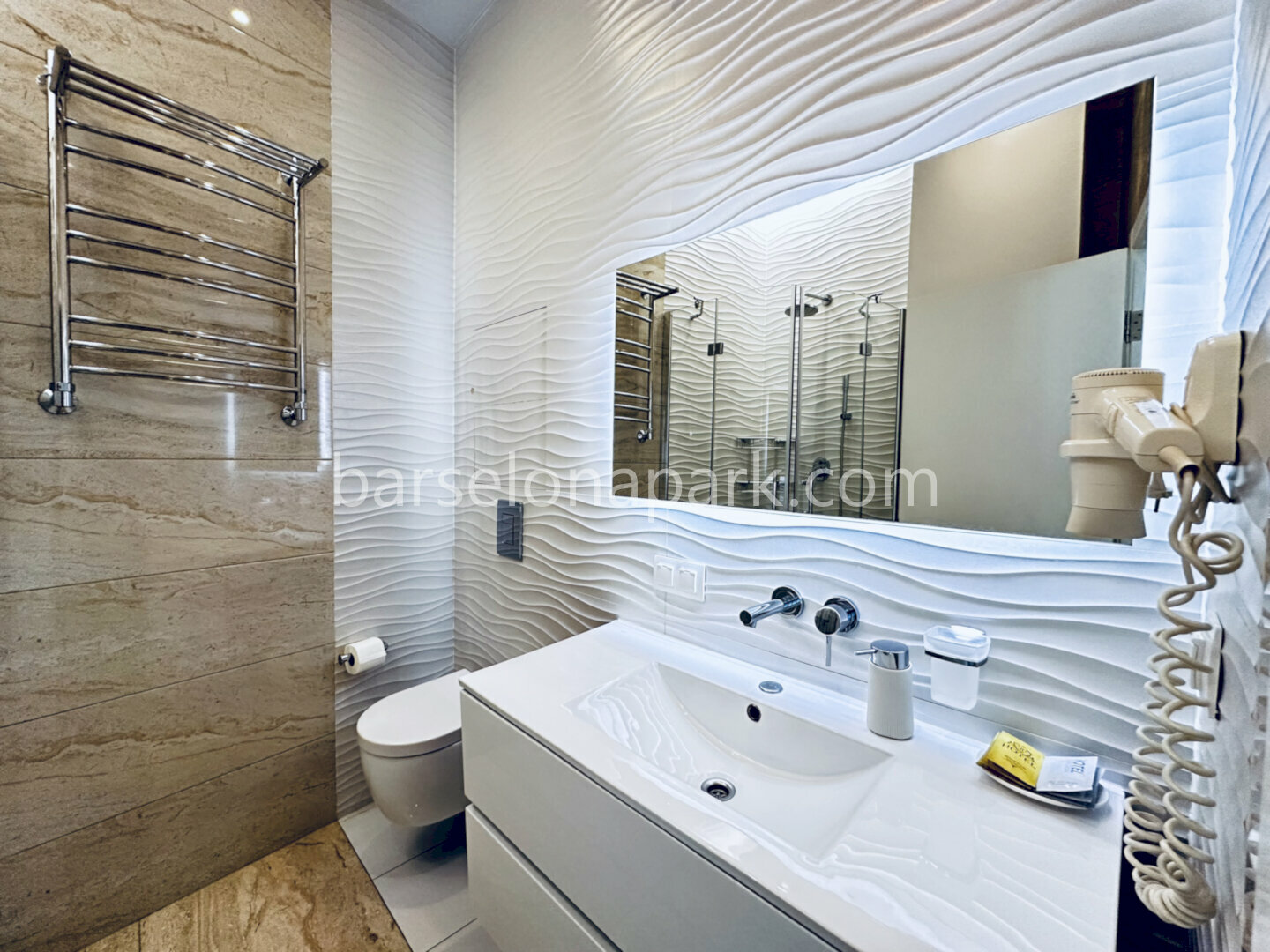 Дизайнерская студия с балконом! Прямой вид на море! До пляжа 5 минут.