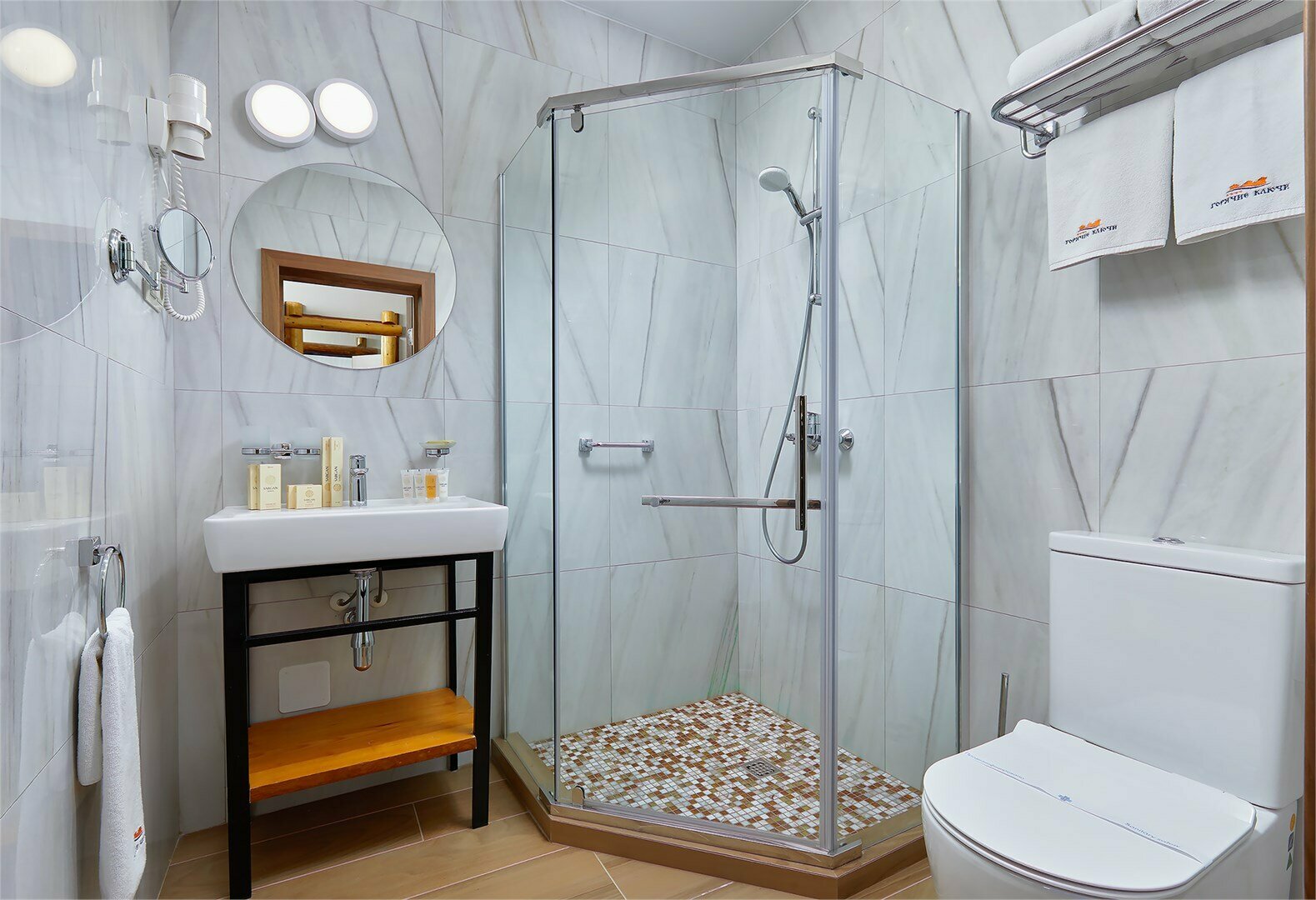 Номер Полулюкс корпус "Усадьба"