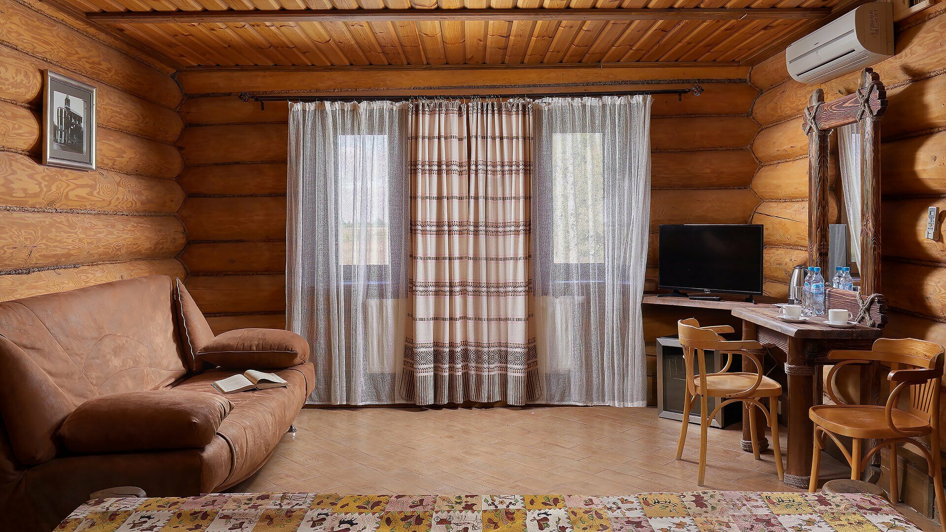 Номер Улучшенный с общей кроватью корпус "Башенки"