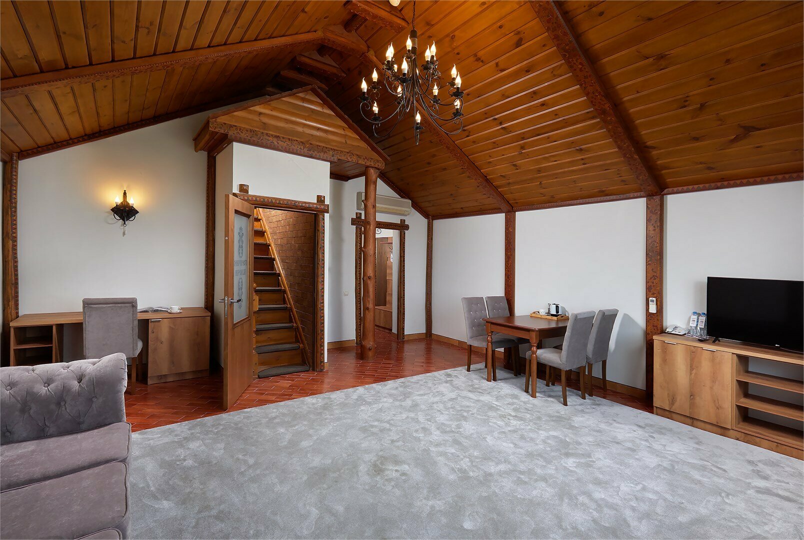 Номер Люкс двухуровневый корпус "Усадьба"