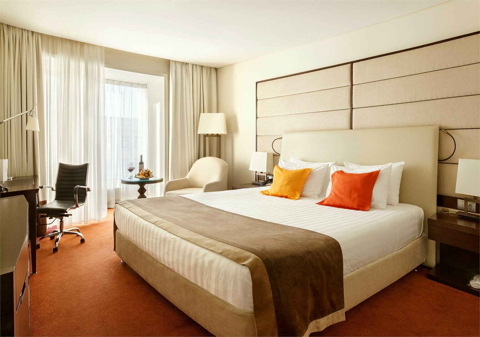 Стандарт с 1 двуспальной и дополнительной кроватями