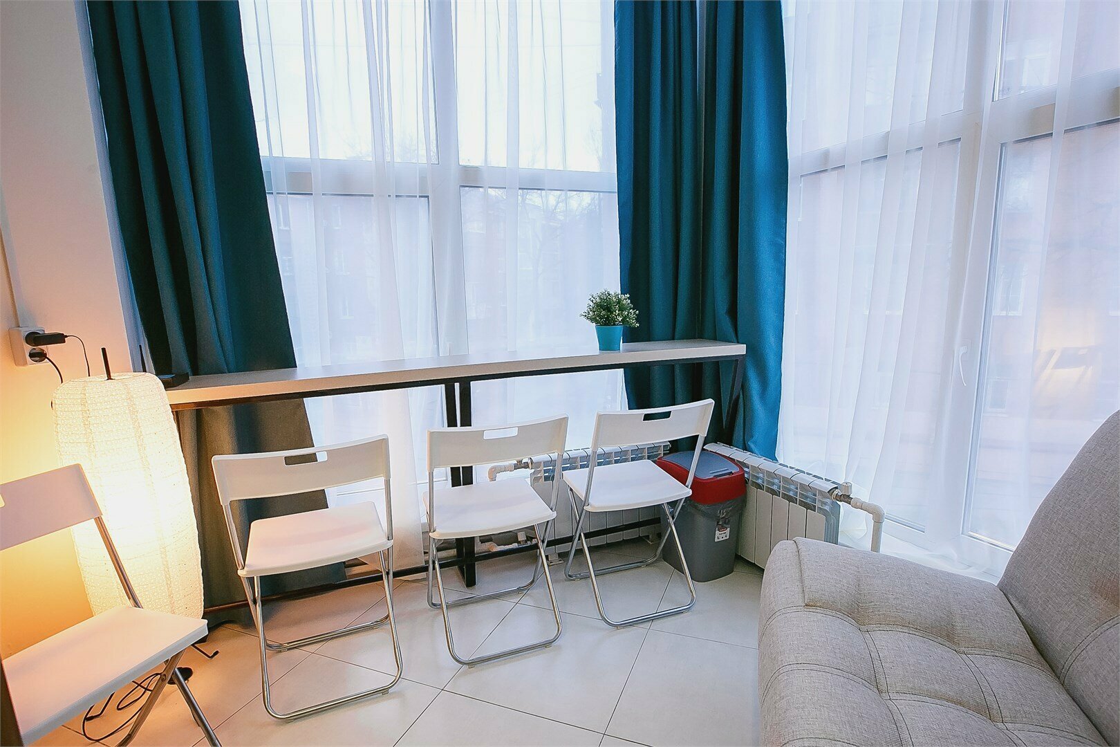 Спальное место на двухъярусной кровати в общем номере для женщин