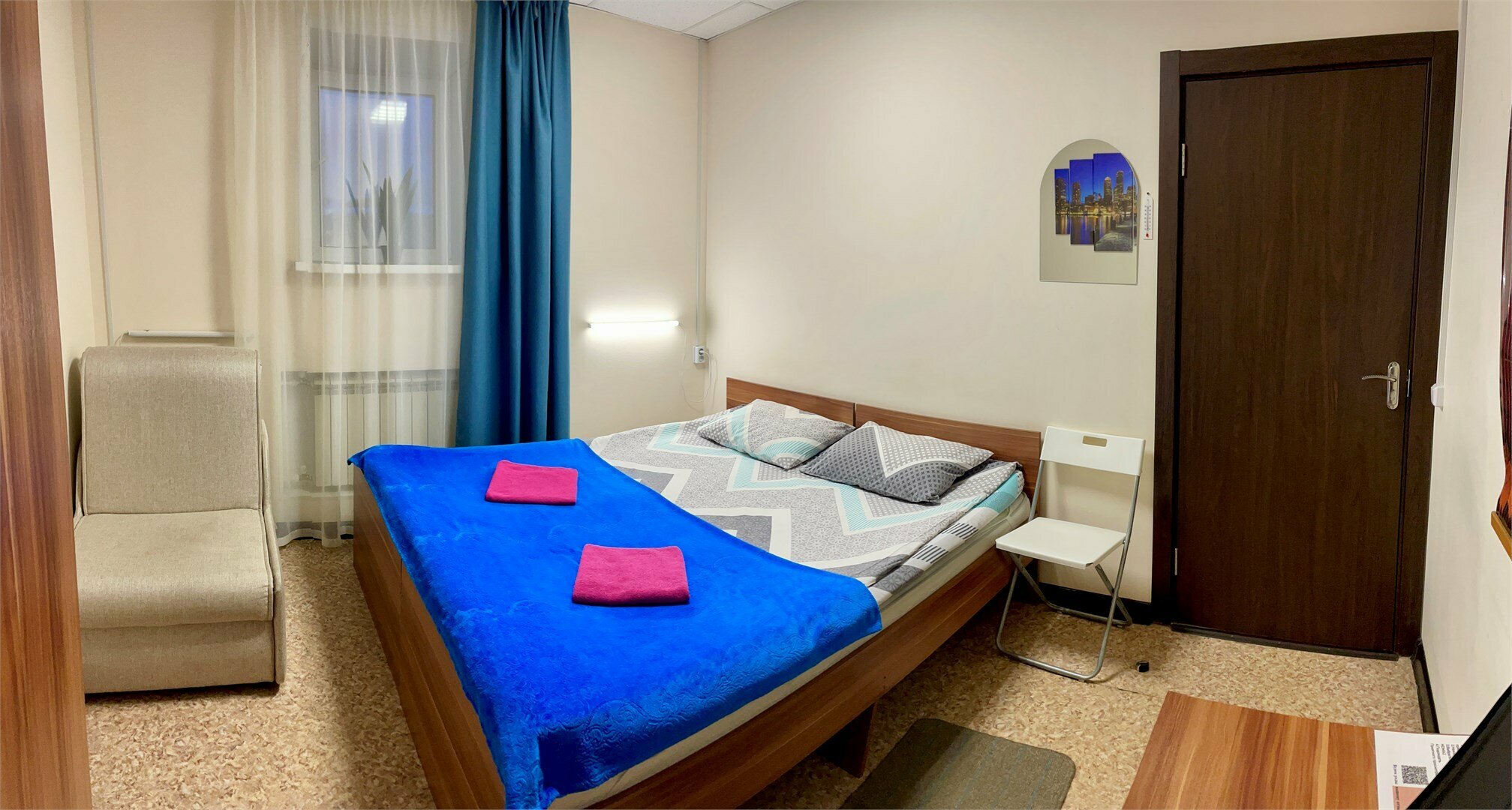 Двухместный номер с 1 кроватью или 2 отдельными кроватями и общей ванной комнатой